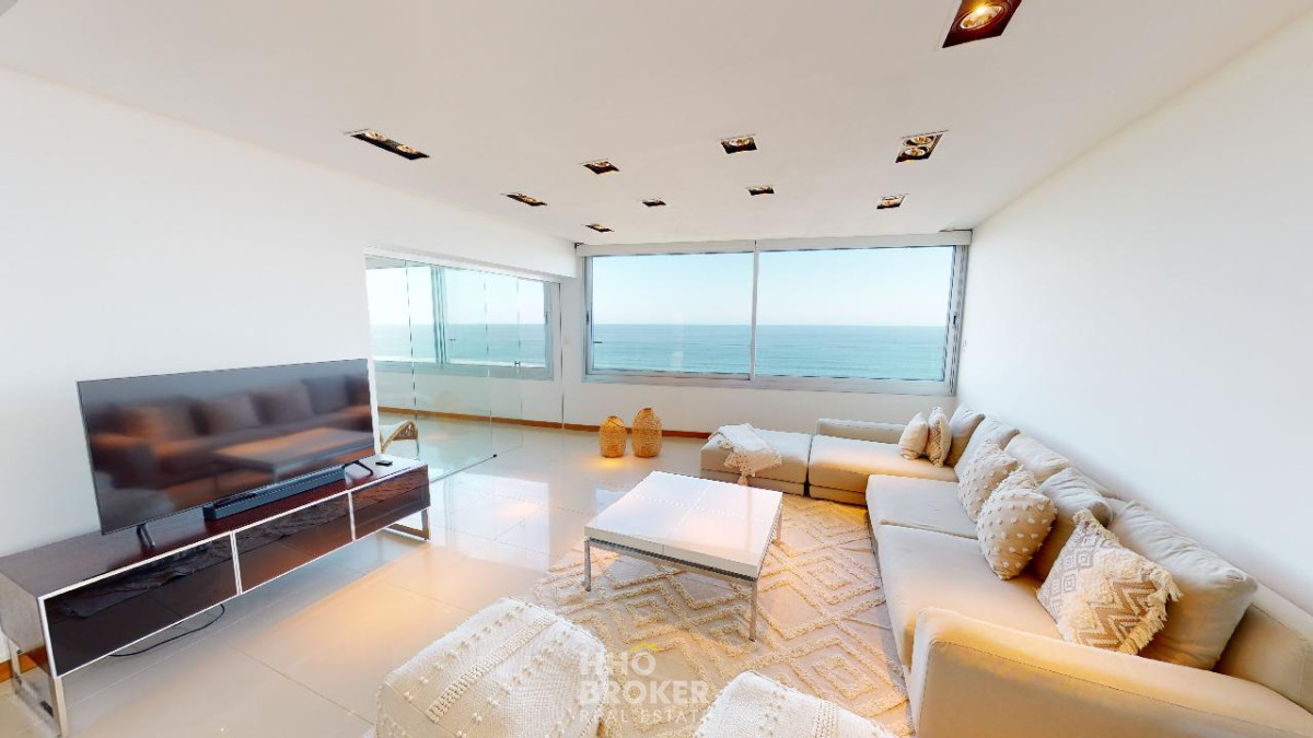 Departamento en Venta Tiburon III, 3 dor + dependencia, Playa Brava, Punta del Este.  - HHO3098A
