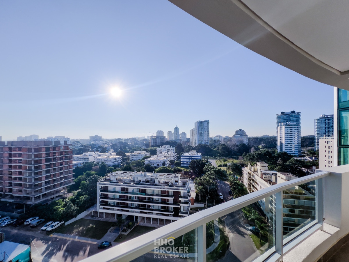 OPORTUNIDAD  en Venta apto 2 dormitorios, Wind Tower, Aidy Grill, Punta del Este. - HHO2727A