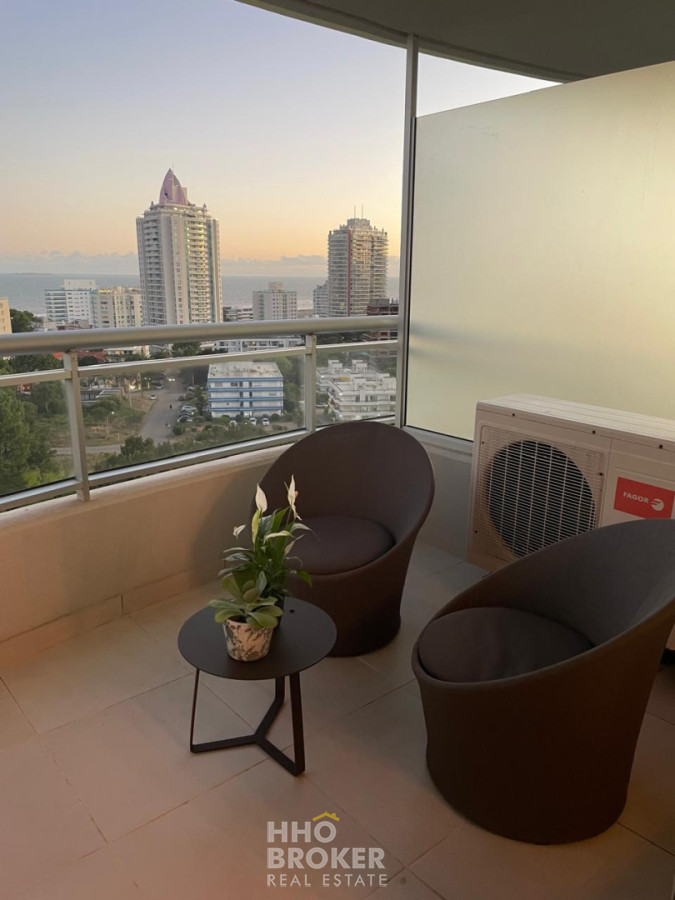 Apartamento en alquiler de temporal, 2 dormitorios, Ocean Drive, Punta del Este. - HHO4603A