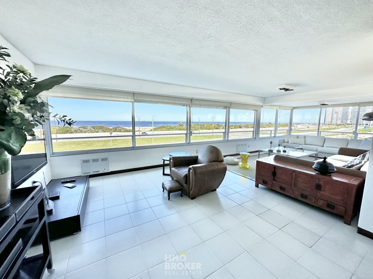 Departamento en venta edificio Tiburón II, Playa Brava, Punta del Este. - HHO3370A
