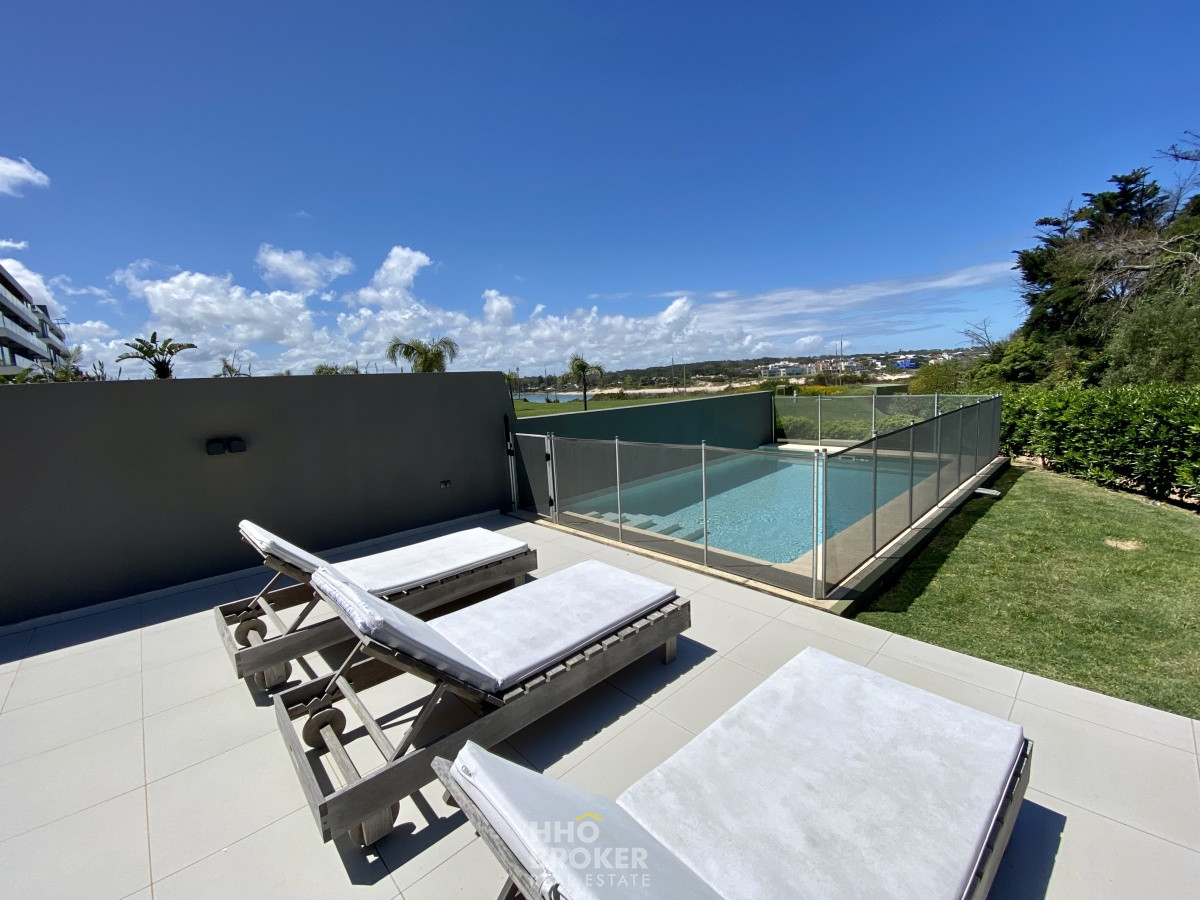DEPARTAMENTO EN VENTA. TIBURÓN TERRAZAS BARRA. PUNTA DEL ESTE - HHO2189A