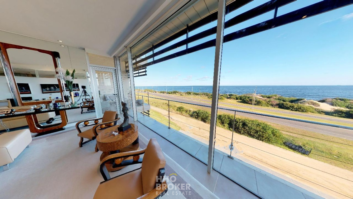 DEPARTAMENTO EN VENTA. FRENTE AL MAR. PLAYA BRAVA. PUNTA DEL ESTE.  - HHO1984A