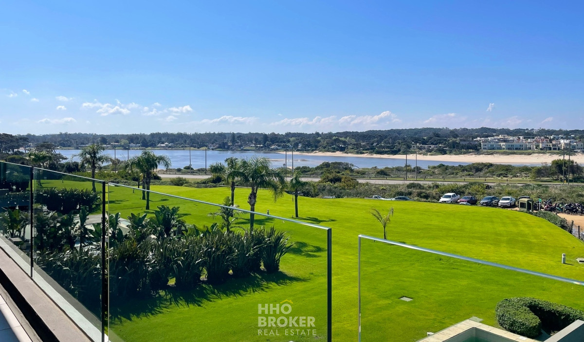 EN VENTA Y ALQUILER, TIBURON TERRAZAS, PLAYA BRAVA. PUNTA DEL ESTE - HHO2164A