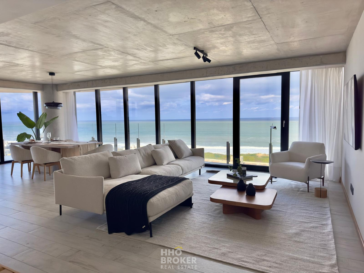 Apartamento en alquiler de 3 dormitorios en suite, Punta del este, Playa Brava. - HHO4284A
