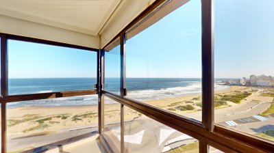 Venta apartamento en Torre Cristal, 3 suites, reciclado, Playa Brava, Punta del Este.