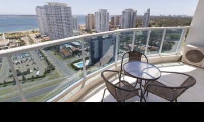 APARTAMENTO EN ALQUILER  2 DORMITORIOS Y MEDIO-PISO ALTO CON VISTA AL MAR