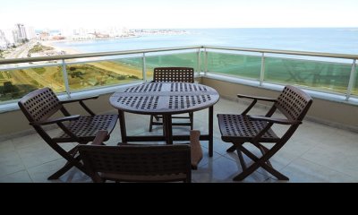 Frente al mar. Edificio de gran categoría en Punta del Este.