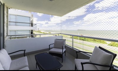EDIFICIO LUMIERE, PUNTA DEL ESTE, APARTAMENTO EN VENTA.