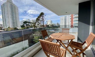 Departamento en venta. TORRE ESMERALDA. Playa Brava. Punta del Este