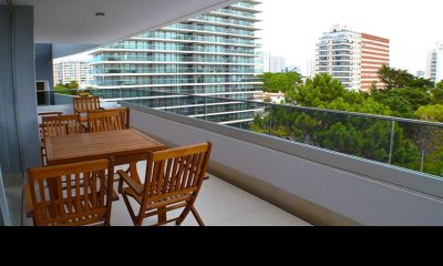 DEPARTAMENTO EN ALQUILER TORRE ESMERALDA, PLAYA BRAVA, PUNTA DEL ESTE