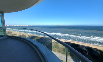 DEPARTAMENTO EN VENTA. ESQUINERO. FENDI CHATEAU. PLAYA MANSA. PUNTA DEL ESTE.