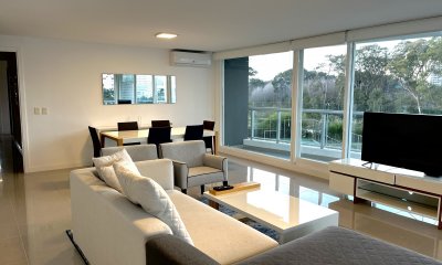 Venta de apartamento esquinero, Torre ONE I, Roosevelt, Punta del Este.