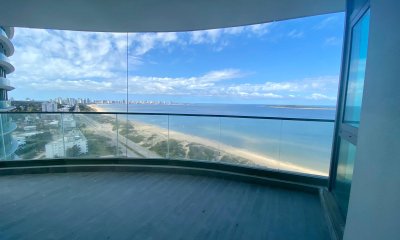 Venta departamento 4 suites, Fendi Chateau Residences, Playa Mansa, Punta del Este.