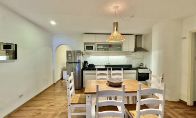 APARTAMENTO EN VENTA. APARTAMENTO EN ALQUILER. RECICLADO. EDIFICIO MUY CERCA DEL MAR.