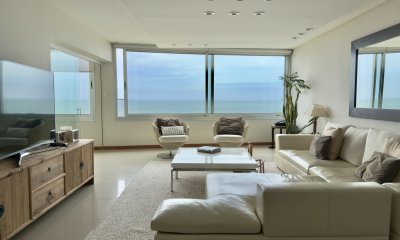 Apartamento en venta de 3 dormitorios, Tiburon 3, Punta del Este, Playa Brava.