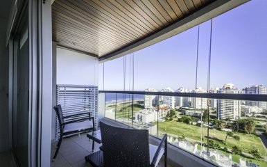 Venta, depto 2 dor, Icon Brava Tower, Playa Brava, Punta del Este.