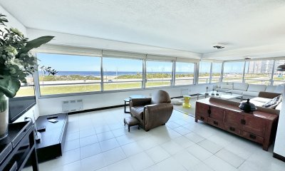 Departamento en venta edificio Tiburon II, Punta del Este.