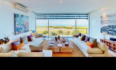 Apartamento en venta, Edificio Espacio, Playa Brava, Punta del Este.