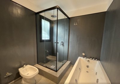 casa en venta, lugano, 3 dormitorios + dependencia, punta del este. - hho3532c