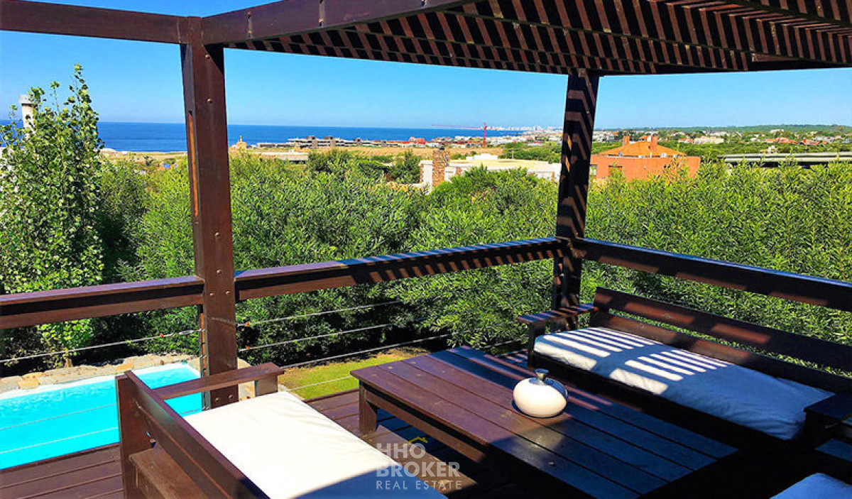 CASA A LA VENTA. 5 DORMITORIOS. MUY CERCA DEL MAR. EL CHORRO. - HHO165C