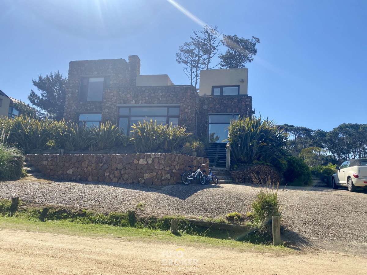 CASA EN ALQUILER. 5 DORMITORIOS. MANANTIALES. BARRIO PRIVADO LAGUNA BLANCA. - HHO3336C