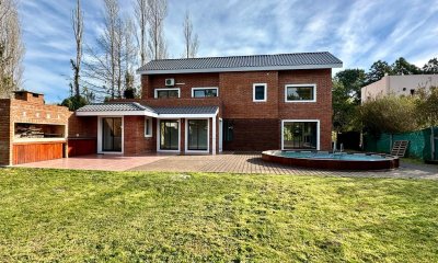 CASA EN VENTA EN BARRIO PRIVADO-PUNTA DEL ESTE