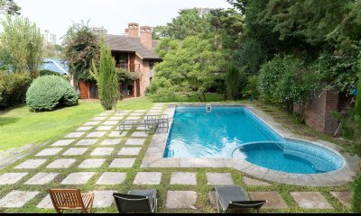 Casa en venta de 3 dormitorios, Punta del Este, Barrio Cantegril.