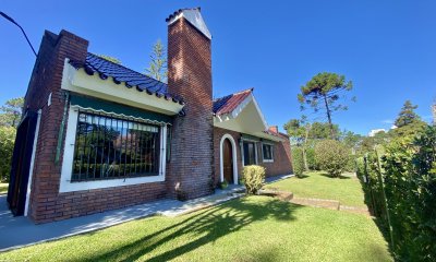 CASA EN VENTA DE 3 DORMITORIOS EN LUGANO