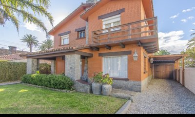 CASA EN VENTA EN PENINSULA
