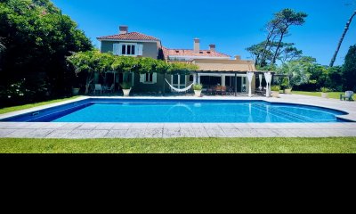 Casa a la venta muy cerca del mar, Playa Brava, Punta del Este.