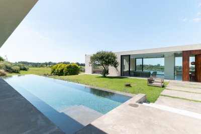 chacra a la venta. barrio privado. villalagos. - hho3380h