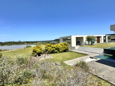 chacra a la venta. barrio privado. villalagos. - hho3380h