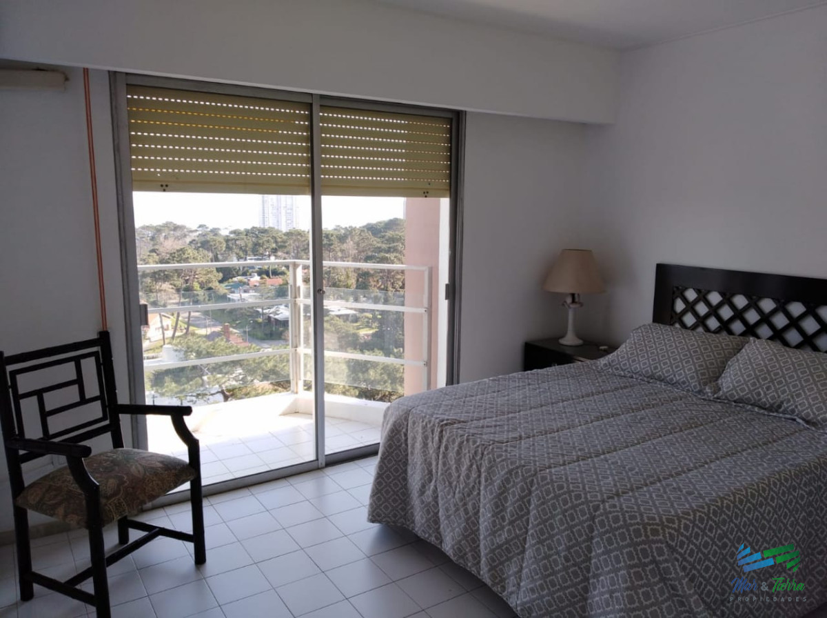 Apartamento ID.4889 - En venta apartamento 3 dormitorios en Roosevelt, zona Cantegril, Punta del Este