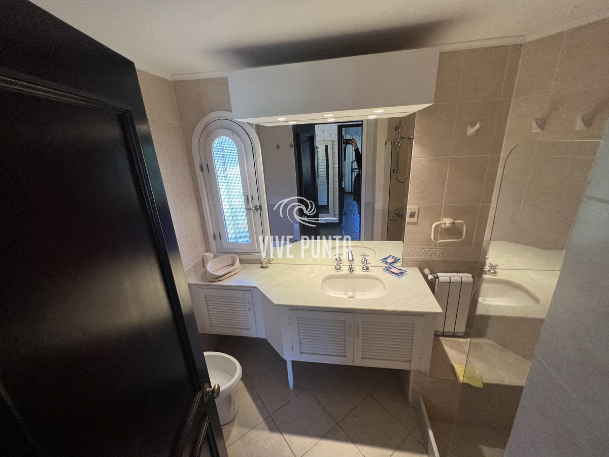 Casa ID.993 - Casa en Punta del Este, Jardines de Córdoba