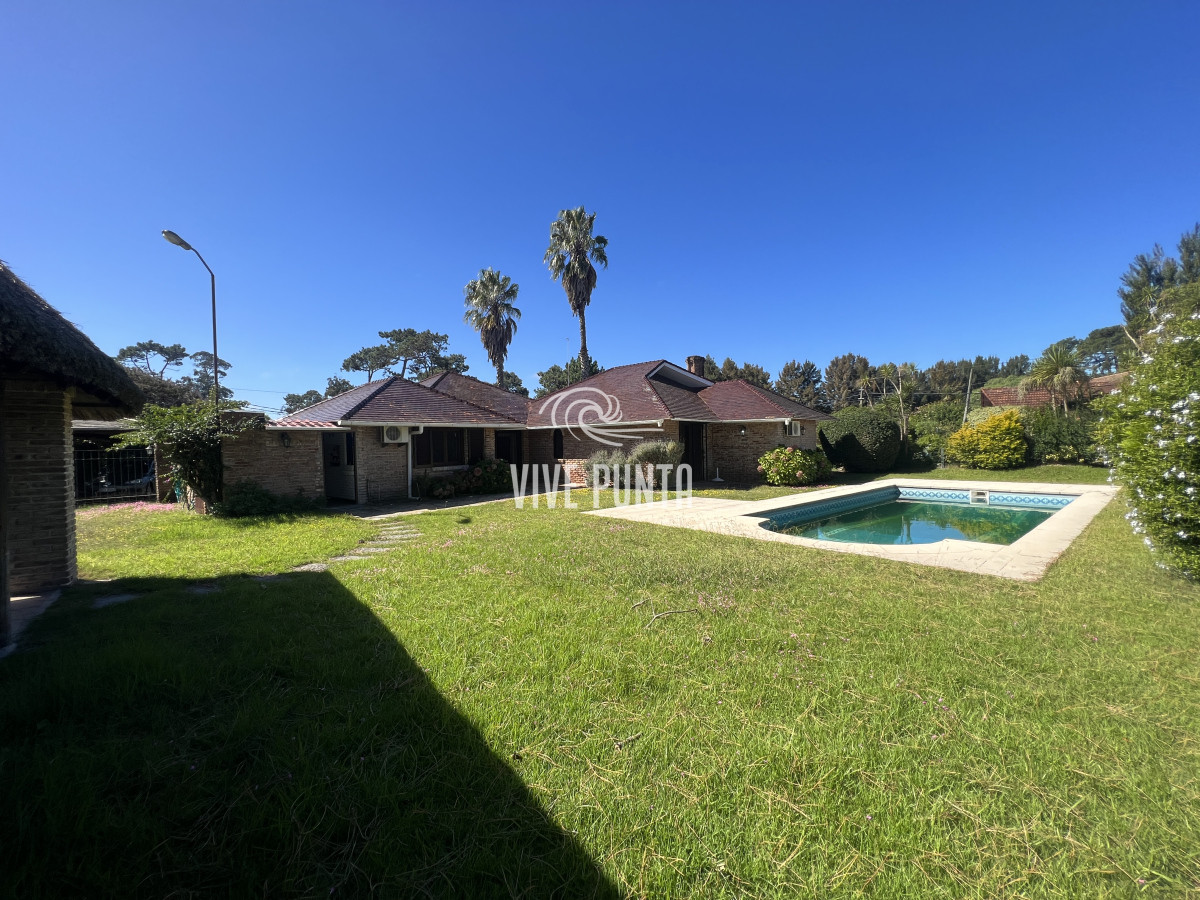 Casa ID.993 - Casa en Punta del Este, Jardines de Córdoba