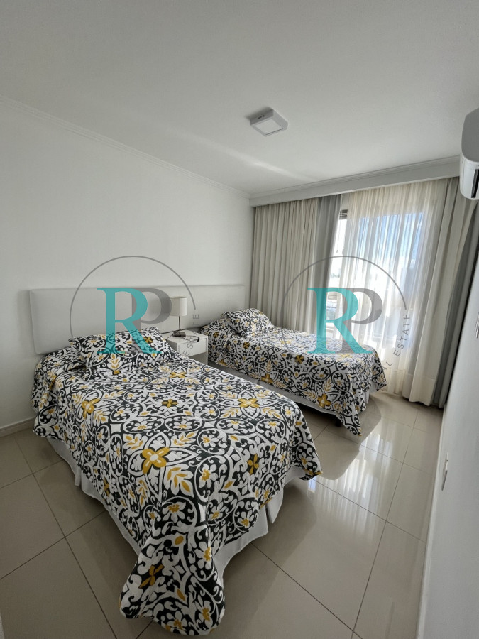 Apartamento ID.1548 - Alquiler Anual apto en excelente ubicación 