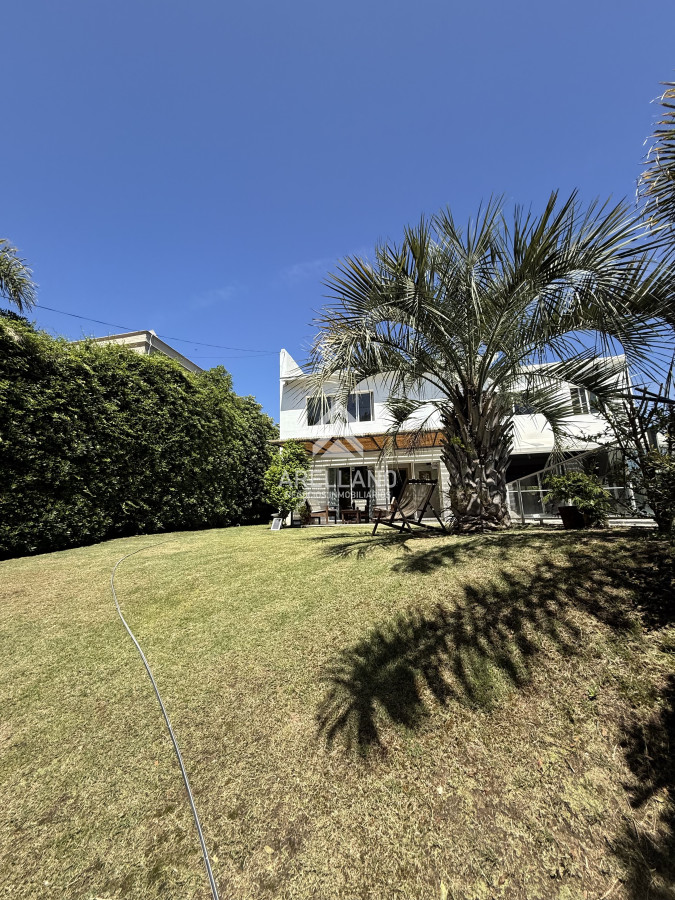 Casa ID.5635 - Venta casa en Tio Tom 4 dormitorios