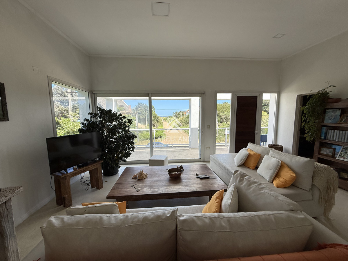 Casa ID.5635 - Venta casa en Tio Tom 4 dormitorios