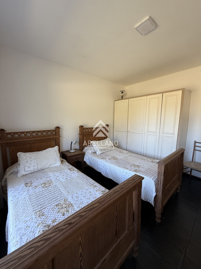 Casa ID.5635 - Venta casa en Tio Tom 4 dormitorios