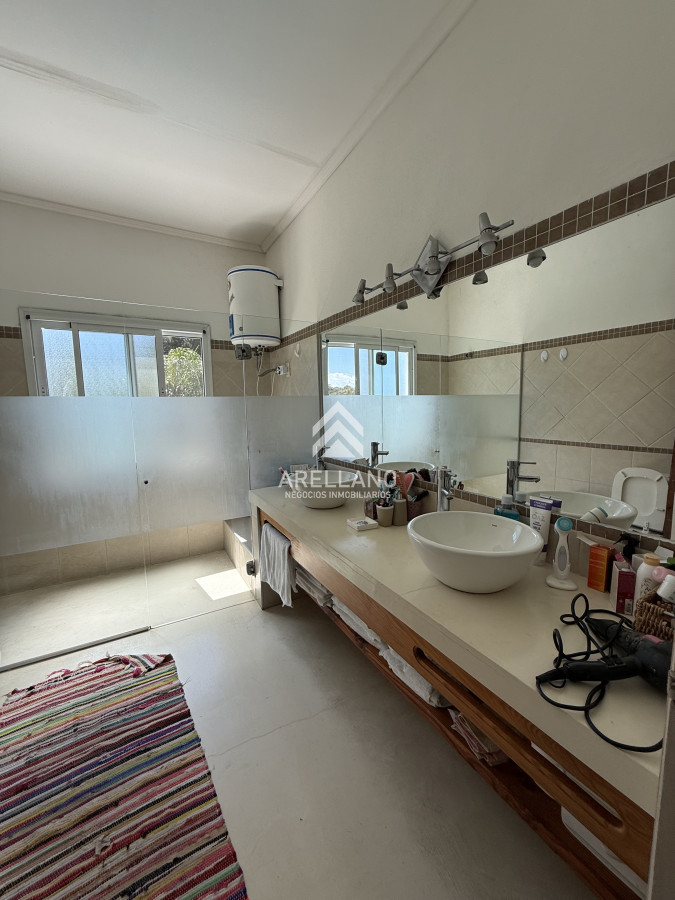 Casa ID.5635 - Venta casa en Tio Tom 4 dormitorios