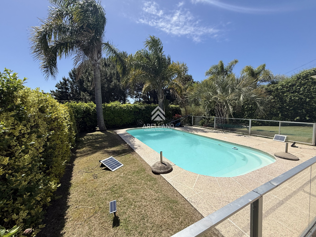 Casa ID.5635 - Venta casa en Tio Tom 4 dormitorios