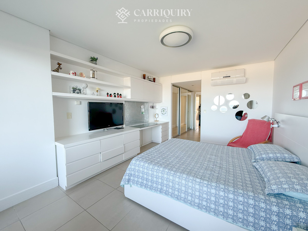 Apartamento ID.10142 - Luminoso y cómodo apartamento en primera linea Playa Brava 