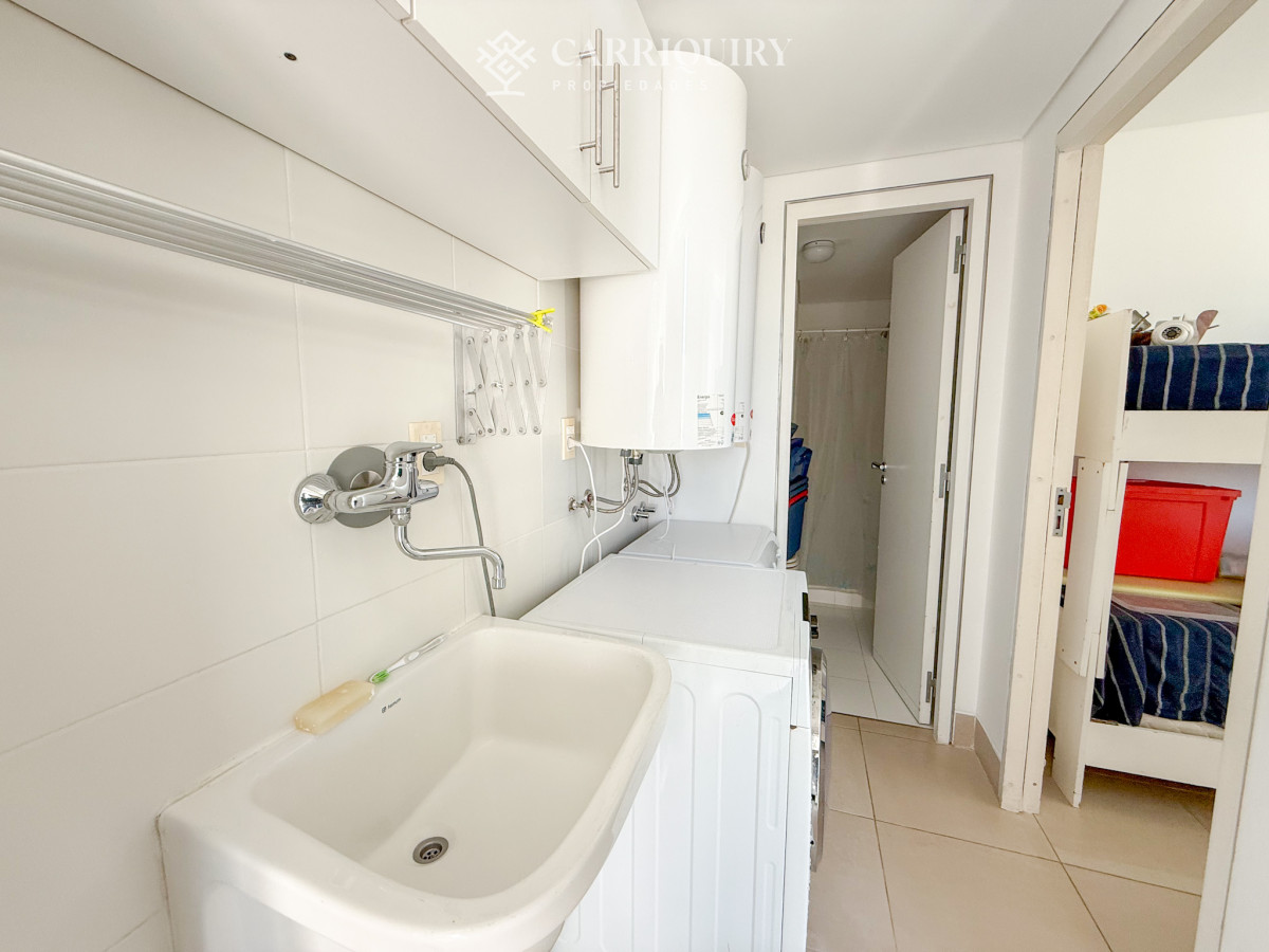 Apartamento ID.10142 - Luminoso y cómodo apartamento en primera linea Playa Brava 