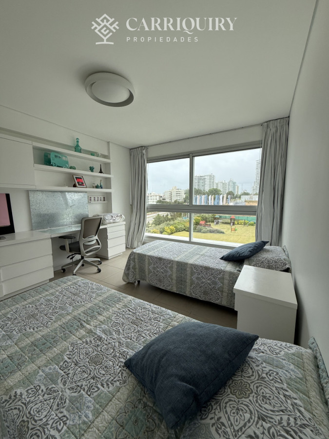 Apartamento ID.10142 - Luminoso y cómodo apartamento en primera linea Playa Brava 