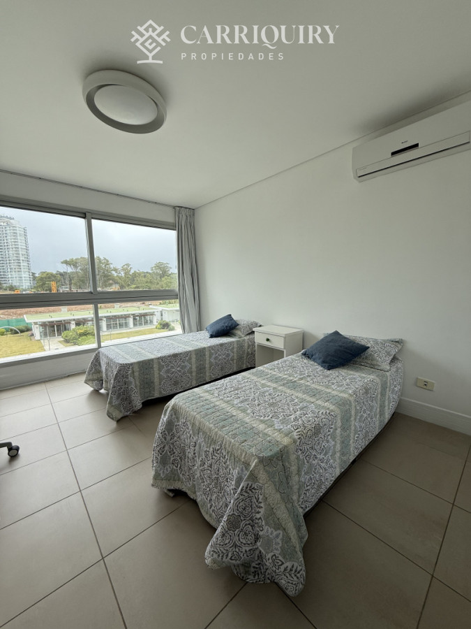 Apartamento ID.10142 - Luminoso y cómodo apartamento en primera linea Playa Brava 