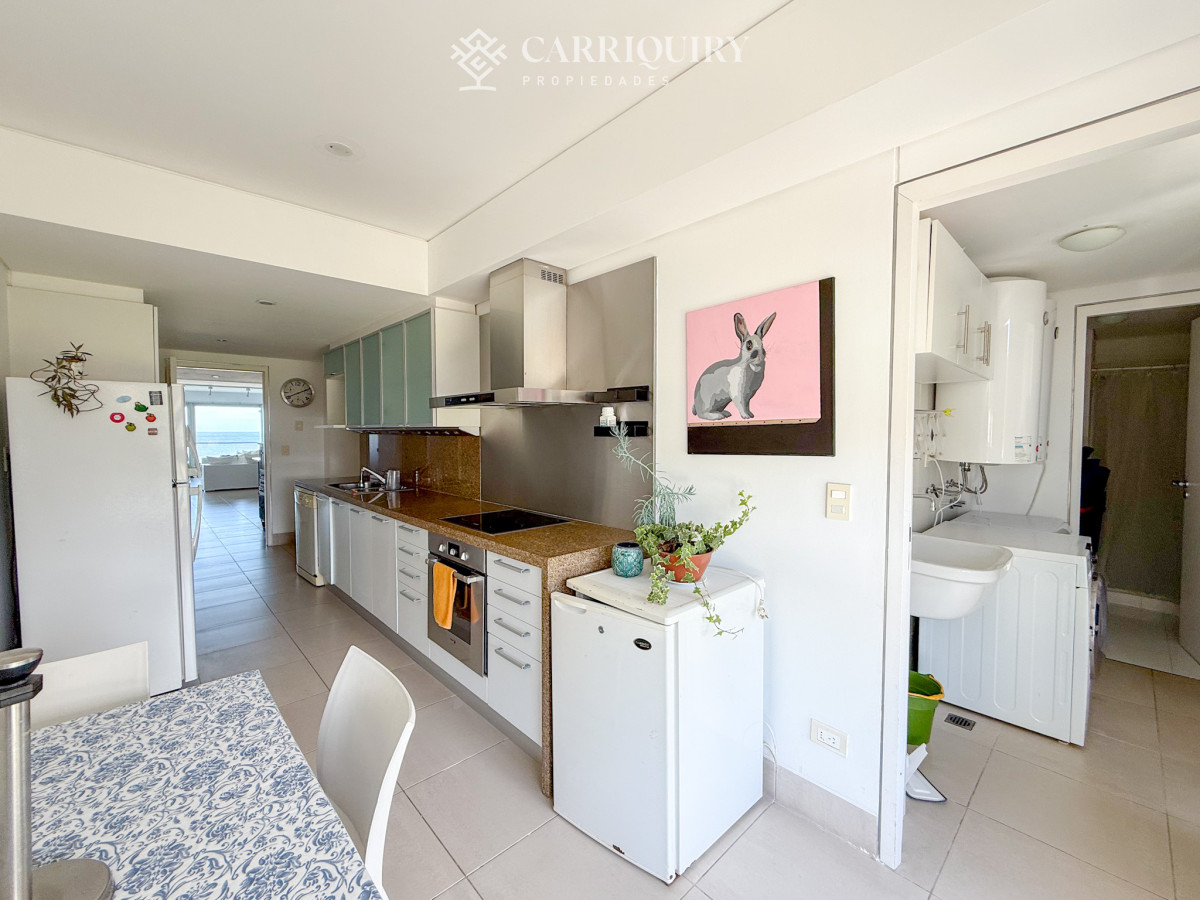 Apartamento ID.10142 - Luminoso y cómodo apartamento en primera linea Playa Brava 