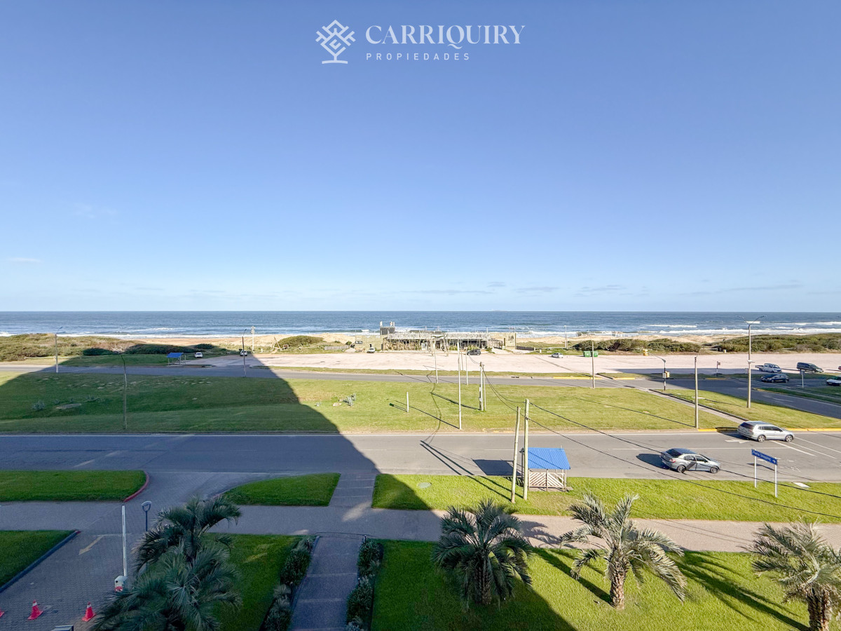 Apartamento ID.10142 - Luminoso y cómodo apartamento en primera linea Playa Brava 