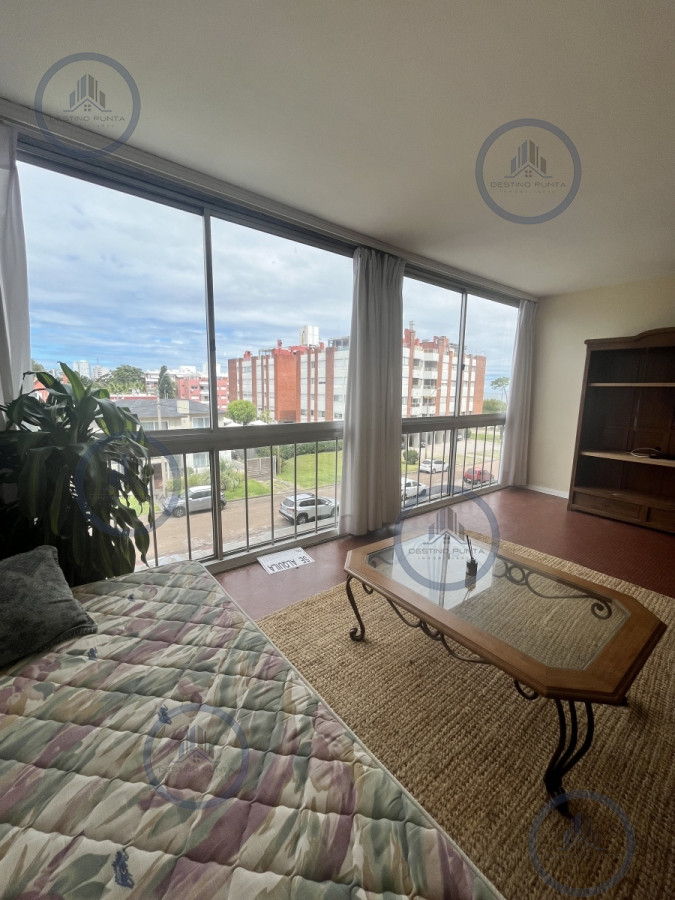 Apartamento ID.2473 - Apartamento de 2 Dormitorios sobre Playa Mansa, Punta del Este