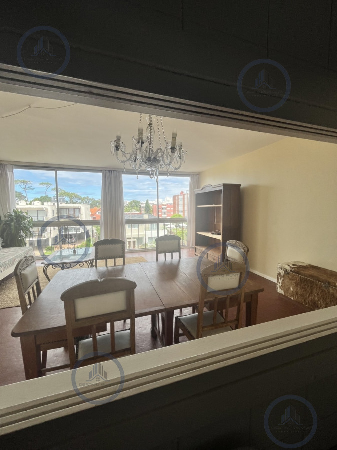 Apartamento ID.2473 - Apartamento de 2 Dormitorios sobre Playa Mansa, Punta del Este
