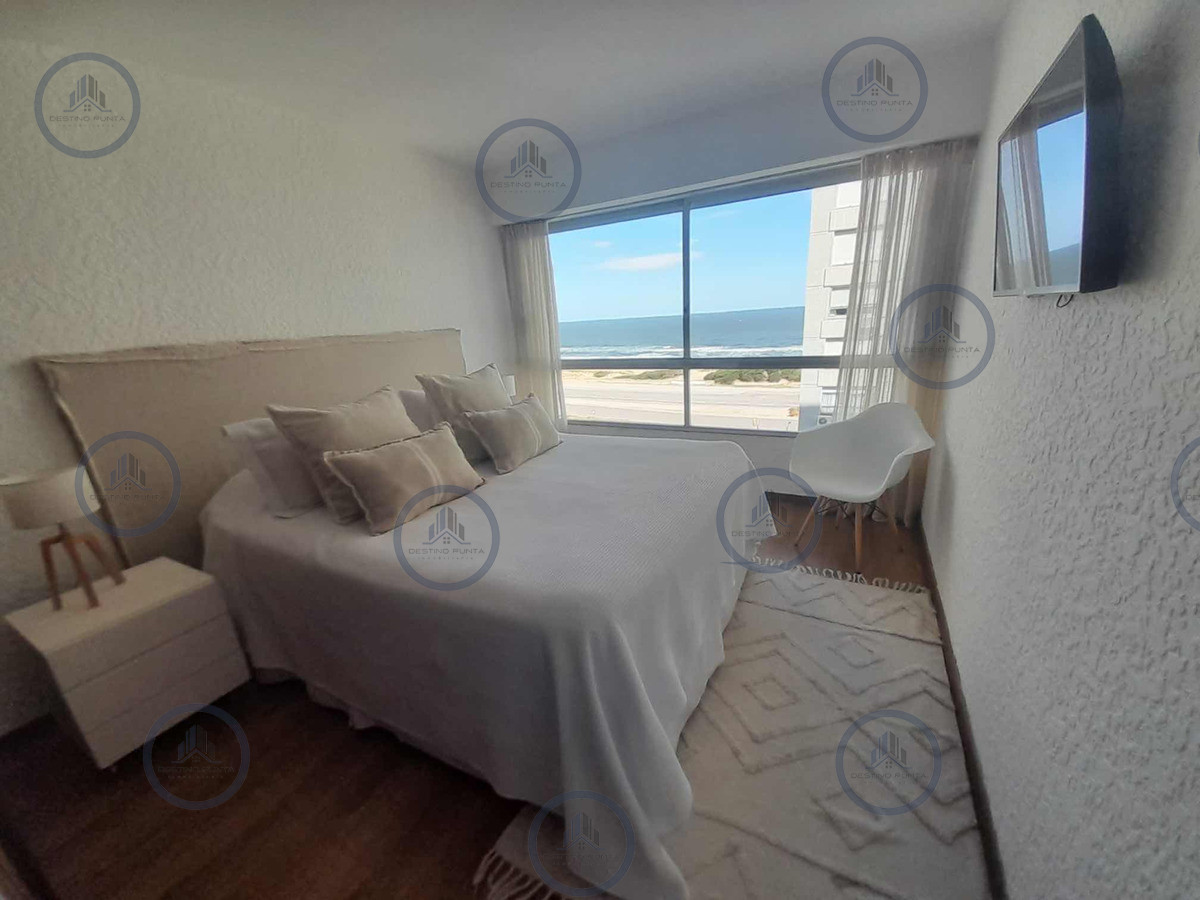 Apartamento de 3 Dormitorios a pasos de Playa Brava, en Venta. Punta del Este — fotografía 4